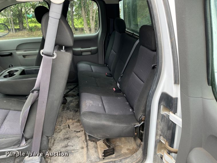 image for item EL8994 2011 Chevrolet Silverado 1500 Ext. Cab pickup truck