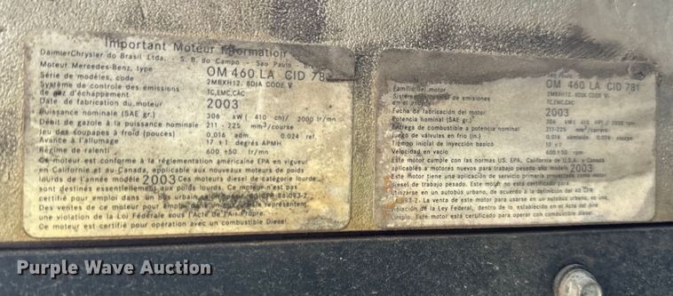 image for item LF9970 2004 Freightliner Columbia 120 semi truck