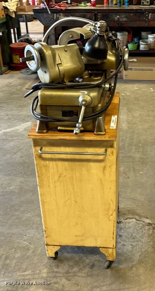 image for item LF9972 Black & Decker TG valve refacer