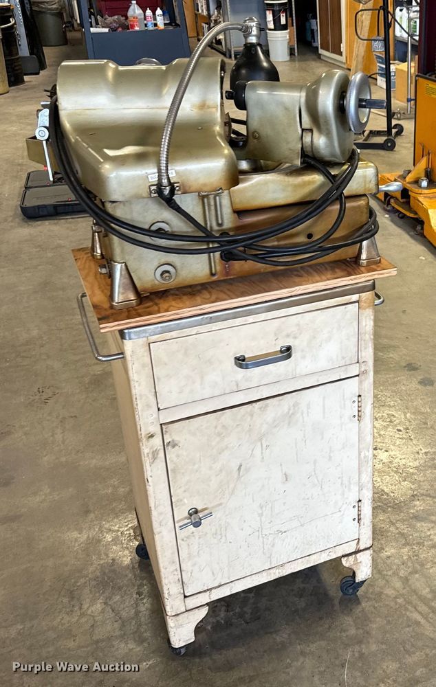 image for item LF9972 Black & Decker TG valve refacer