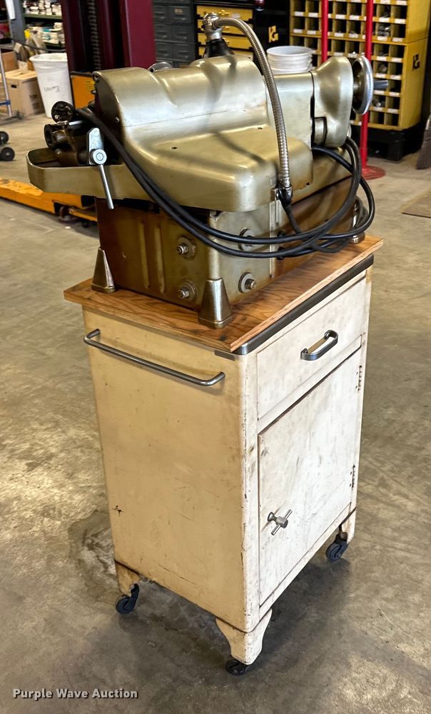 image for item LF9972 Black & Decker TG valve refacer