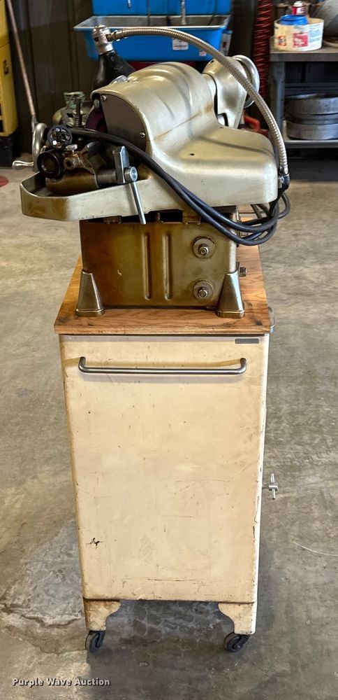 image for item LF9972 Black & Decker TG valve refacer