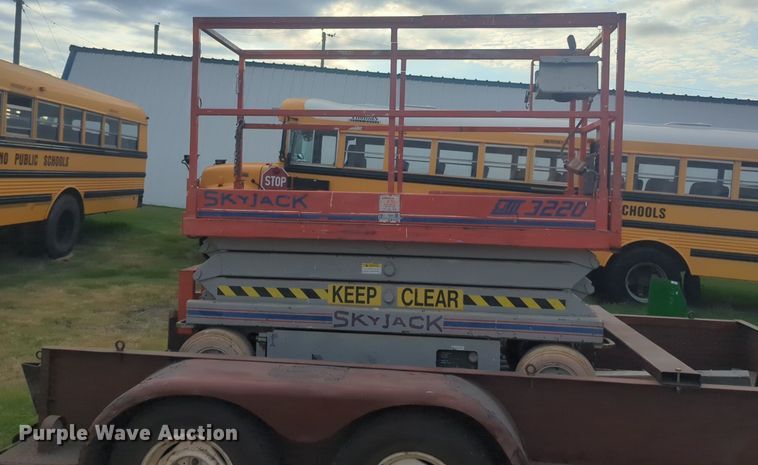 image for item NG9873 Skyjack SJIII 3220 scissor lift with trailer
