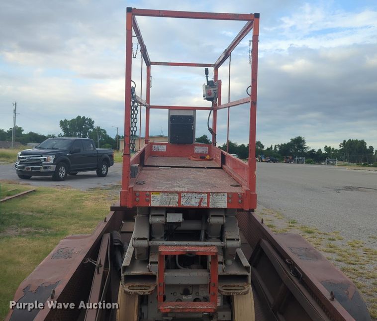 image for item NG9873 Skyjack SJIII 3220 scissor lift with trailer