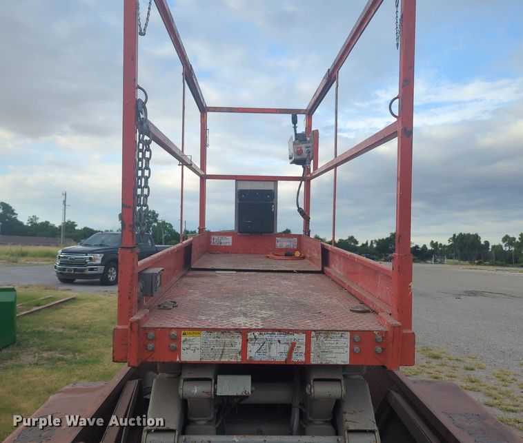 image for item NG9873 Skyjack SJIII 3220 scissor lift with trailer