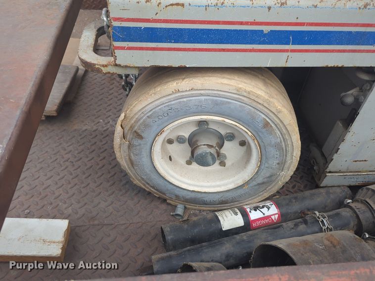 image for item NG9873 Skyjack SJIII 3220 scissor lift with trailer