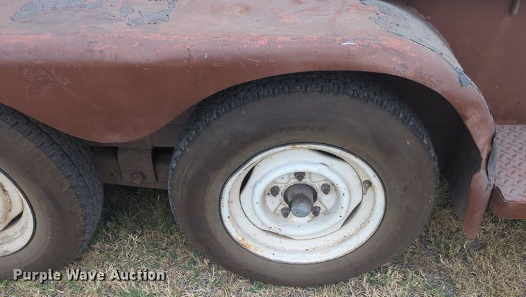 image for item NG9873 Skyjack SJIII 3220 scissor lift with trailer