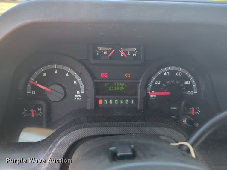 image for item NG9925 2017 Ford Econoline E450 Super Duty shuttle bus