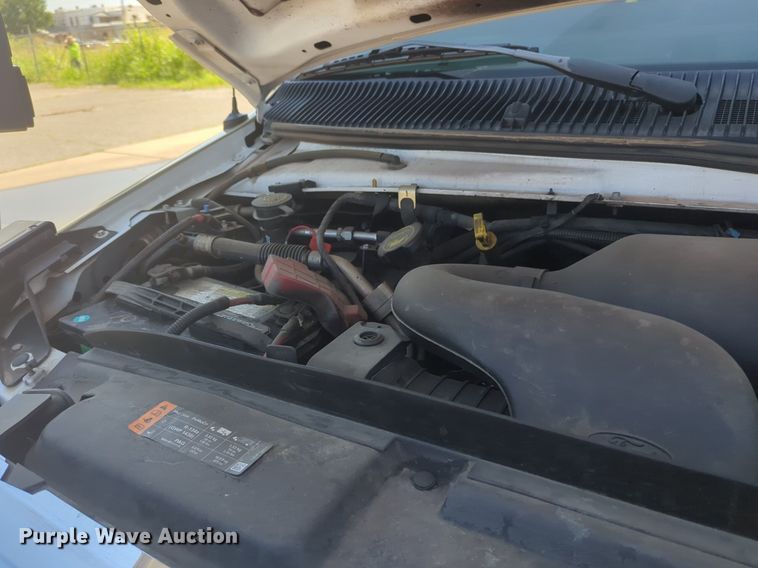 image for item NG9925 2017 Ford Econoline E450 Super Duty shuttle bus