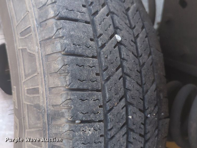 image for item NG9925 2017 Ford Econoline E450 Super Duty shuttle bus