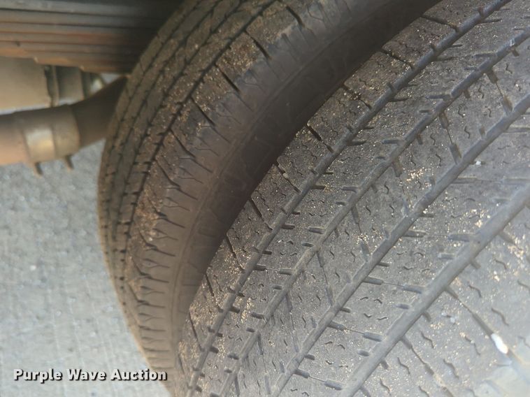 image for item NG9925 2017 Ford Econoline E450 Super Duty shuttle bus