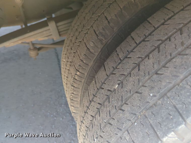 image for item NG9925 2017 Ford Econoline E450 Super Duty shuttle bus