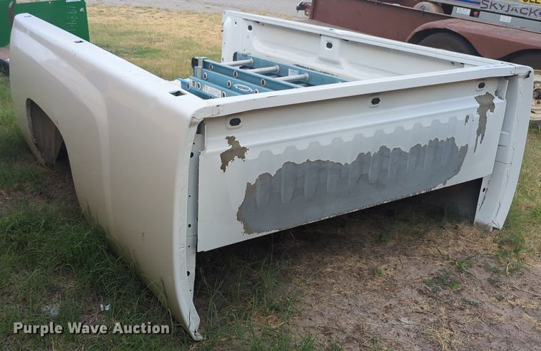 image for item NG9932 Chevrolet pickup truck bed