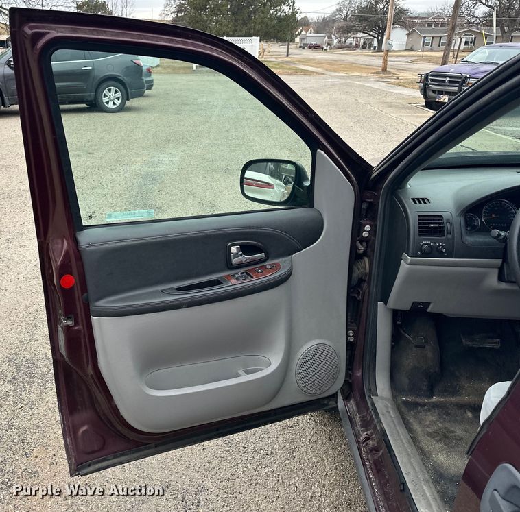 image for item NJ9444 2008 Chevrolet Uplander LS van