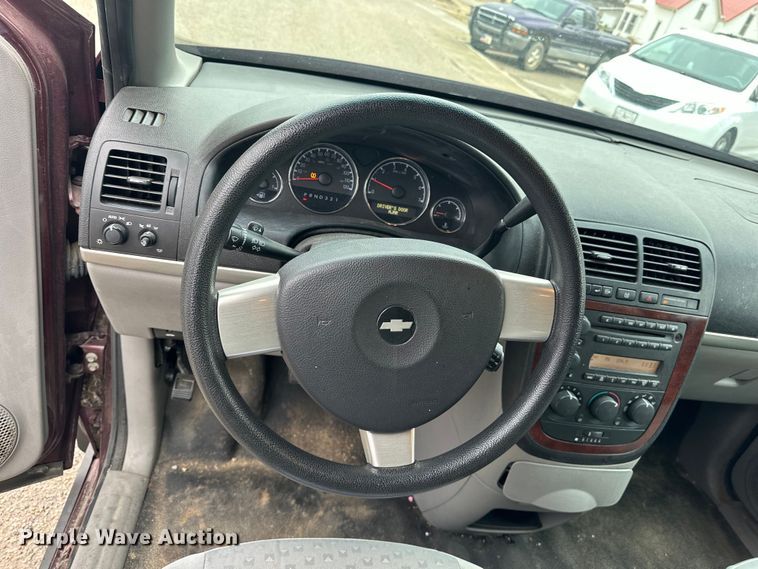 image for item NJ9444 2008 Chevrolet Uplander LS van