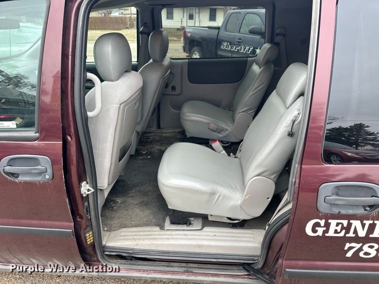 image for item NJ9444 2008 Chevrolet Uplander LS van