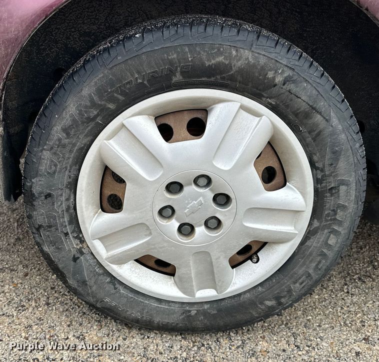 image for item NJ9444 2008 Chevrolet Uplander LS van