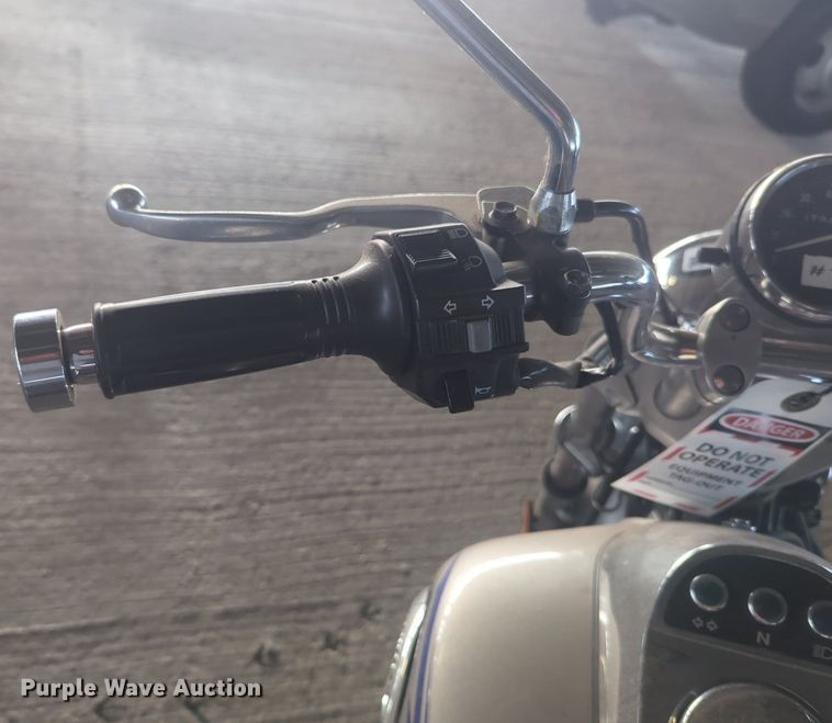 image for item NW9642 2004 Kawsaki Eliminator motorcycle