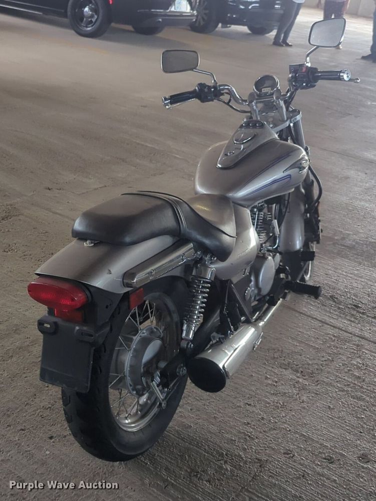 image for item NW9648 2004 Kawasaki Eliminator motorcycle