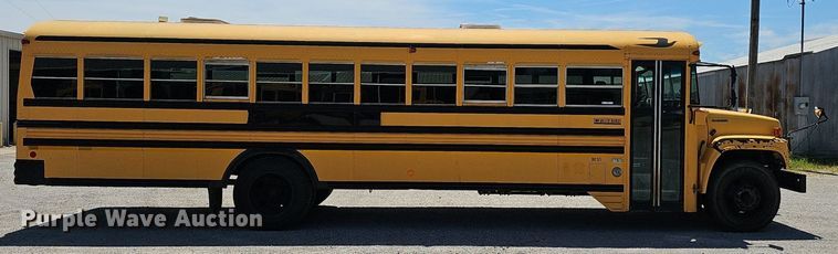 image for item NX9009 2000 Blue Bird school bus