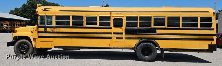 image for item NX9009 2000 Blue Bird school bus