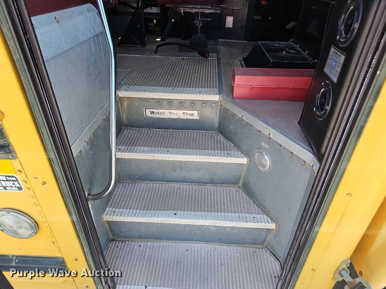 image for item NX9009 2000 Blue Bird school bus