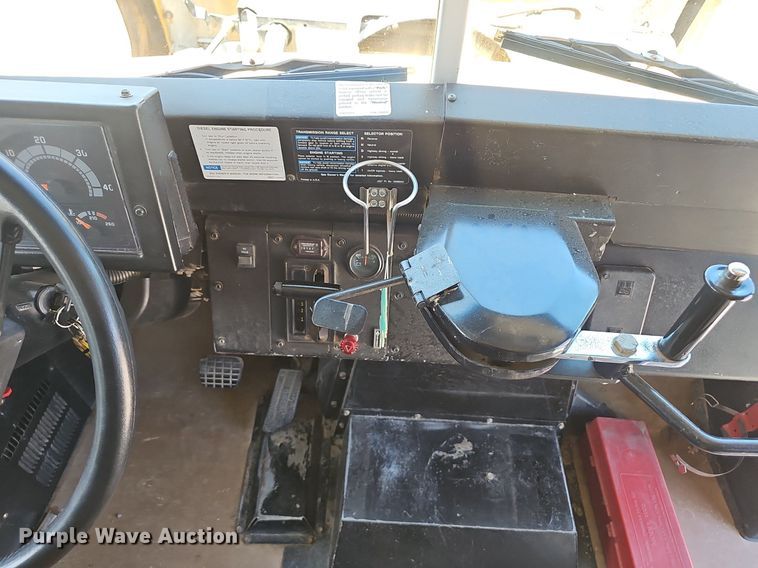 image for item NX9009 2000 Blue Bird school bus