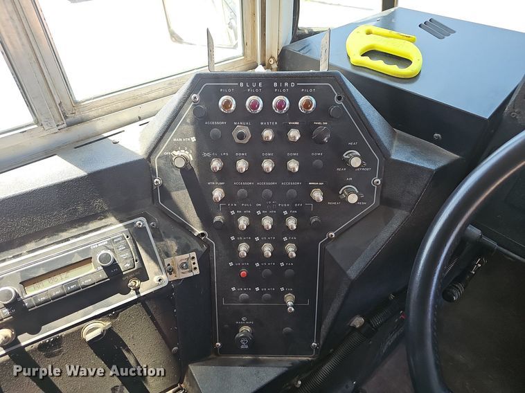 image for item NX9009 2000 Blue Bird school bus