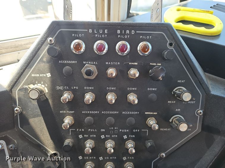 image for item NX9009 2000 Blue Bird school bus