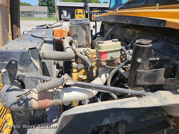 image for item NX9009 2000 Blue Bird school bus