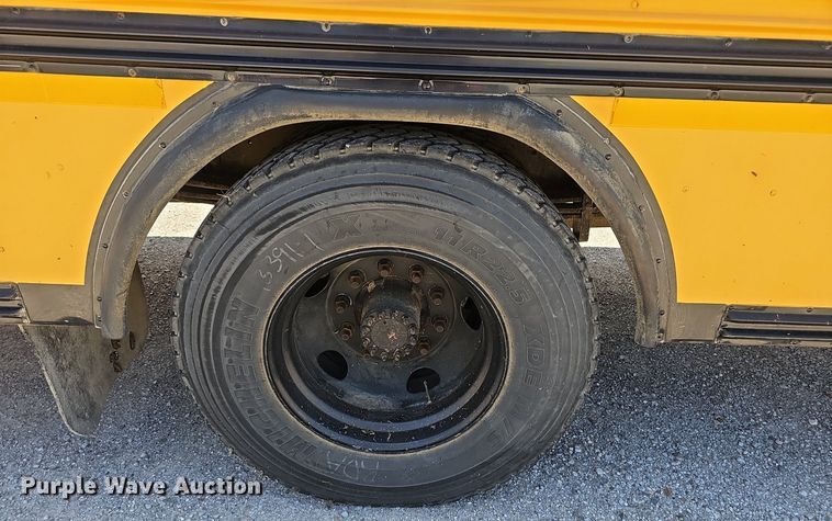 image for item NX9009 2000 Blue Bird school bus