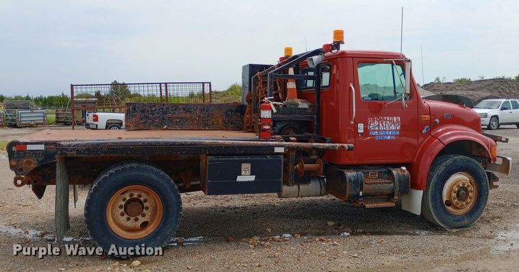 image for item NY9454 1999 International 4700 winch truck