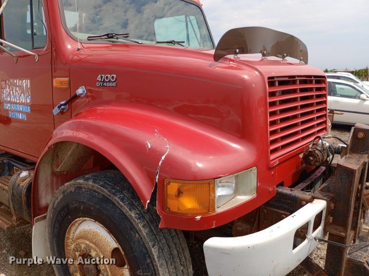 image for item NY9454 1999 International 4700 winch truck
