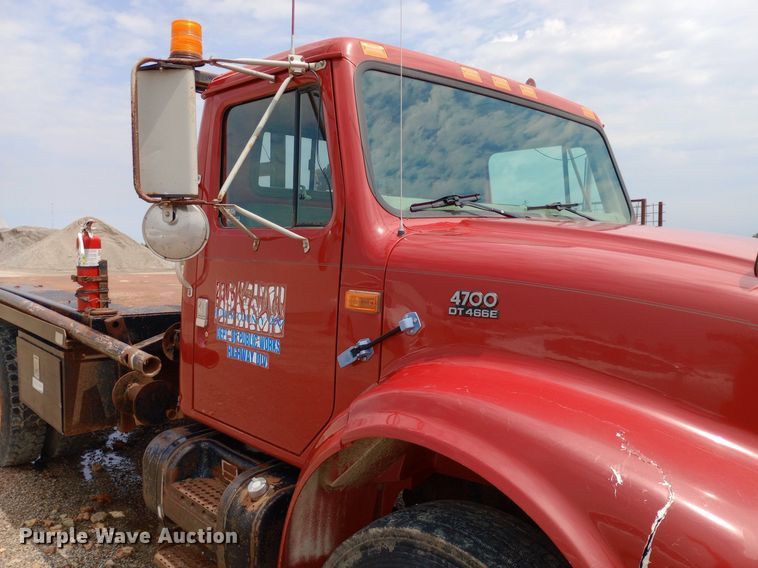 image for item NY9454 1999 International 4700 winch truck