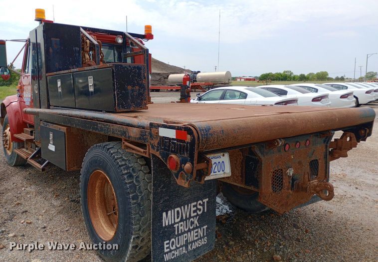 image for item NY9454 1999 International 4700 winch truck