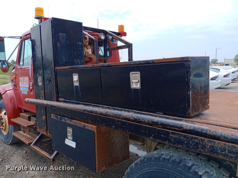 image for item NY9454 1999 International 4700 winch truck