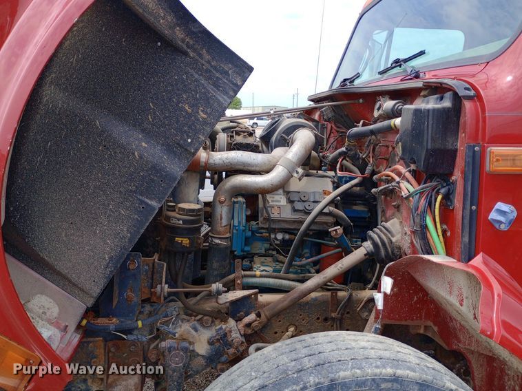 image for item NY9454 1999 International 4700 winch truck