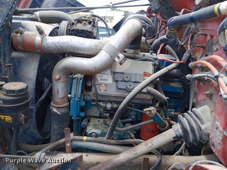 image for item NY9454 1999 International 4700 winch truck