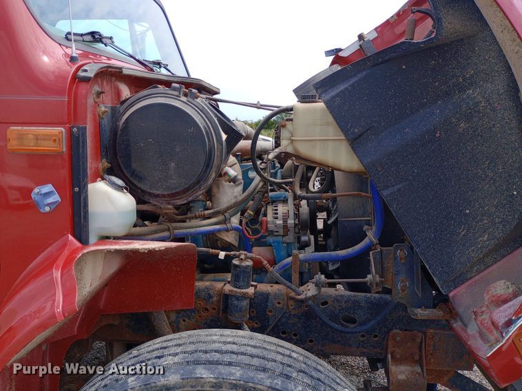 image for item NY9454 1999 International 4700 winch truck