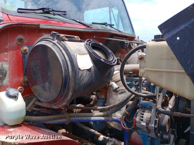 image for item NY9454 1999 International 4700 winch truck