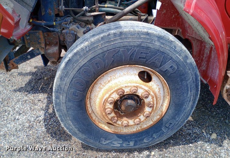 image for item NY9454 1999 International 4700 winch truck