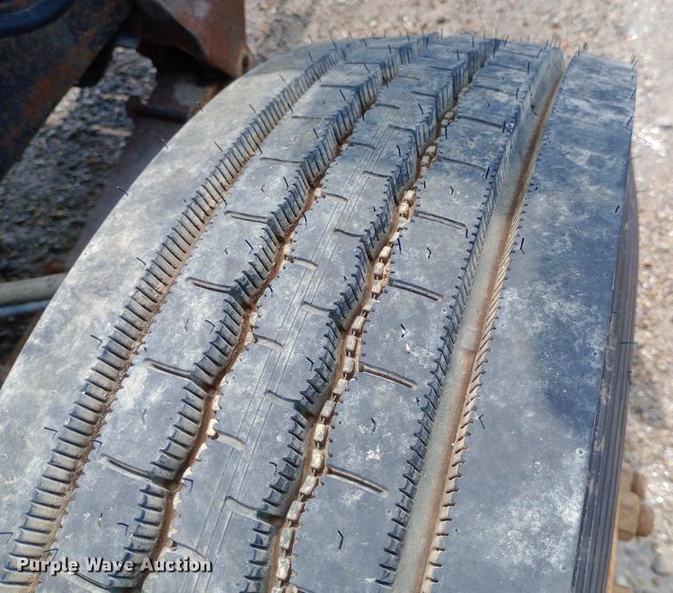 image for item NY9454 1999 International 4700 winch truck