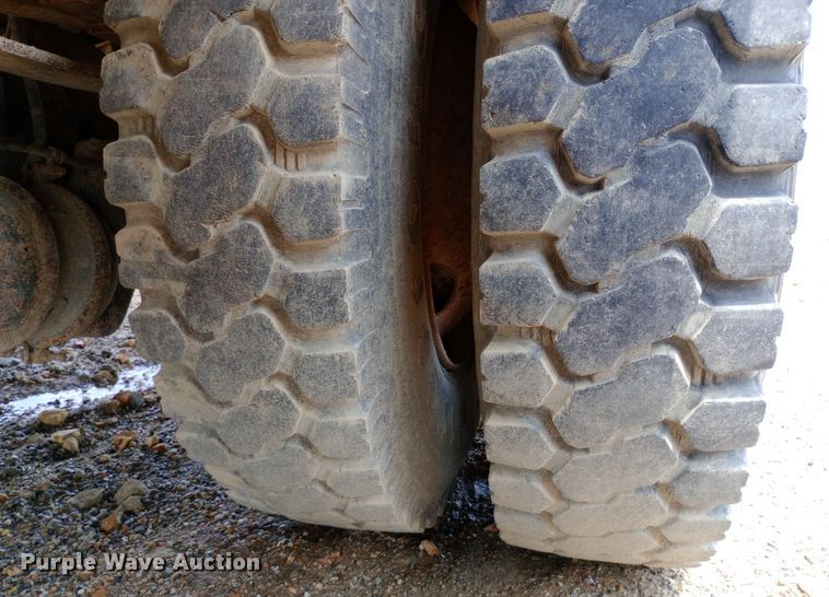 image for item NY9454 1999 International 4700 winch truck