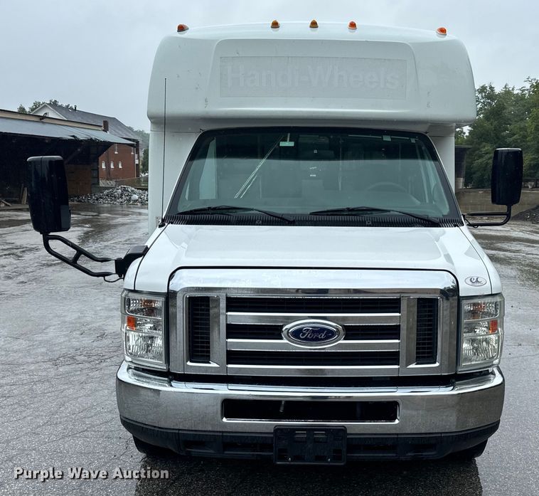 image for item OF9960 2010 Ford E450 Super Duty shuttle bus