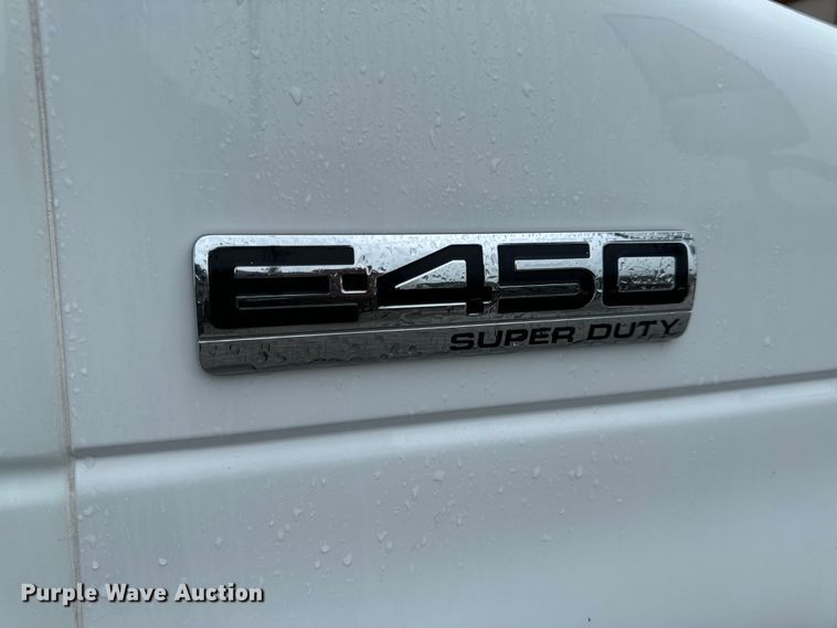 image for item OF9960 2010 Ford E450 Super Duty shuttle bus