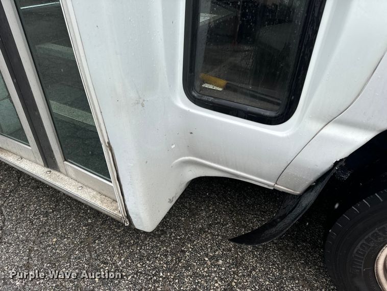 image for item OF9960 2010 Ford E450 Super Duty shuttle bus