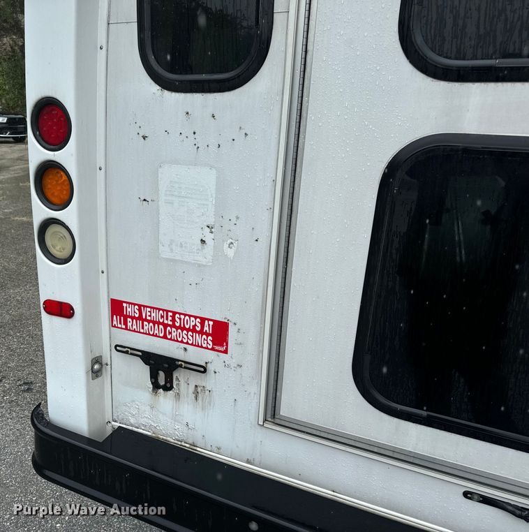 image for item OF9960 2010 Ford E450 Super Duty shuttle bus