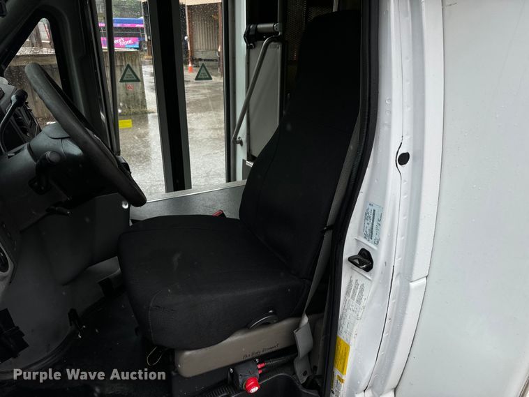 image for item OF9960 2010 Ford E450 Super Duty shuttle bus