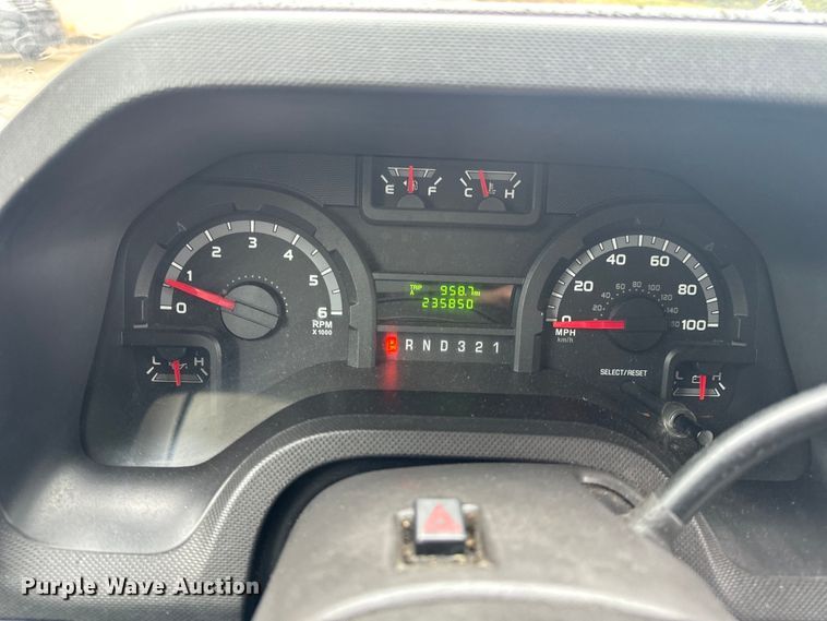 image for item OF9960 2010 Ford E450 Super Duty shuttle bus