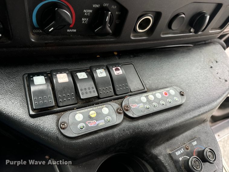 image for item OF9960 2010 Ford E450 Super Duty shuttle bus